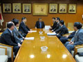平成21年12月18日 自民党本部総裁室にて大島幹事長と意見交換を行う