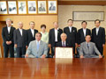 平成22年07月02日 勇退する村井知事に対し、県議会各代表より慰労の言葉を述べる