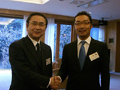 平成22年11月27日-28日 白馬会議2010において気鋭の若手ジャーナリスト上杉隆氏と政局について語る