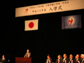 才教学園入学式にて、小中一貫教育の意義についてスピーチする