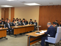 県会議員全員協議会に出席