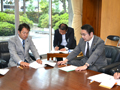 各会派代表者との打ち合わせ会議にて海外視察案について発言