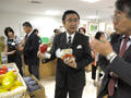 長野県大阪事務所販売店コーナーを視察