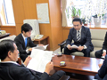 義家文部科学副大臣と教育問題について意見交換