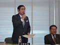環境産業観光委員会にて県当局に質疑を行う