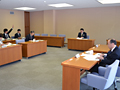 正副議長選世話人会代表を務める