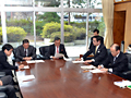 各派代表者との打ち合わせ会議に出席