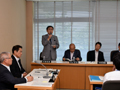 環境委員会にて質疑を行う