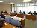 県議会各派交渉会に団長として出席