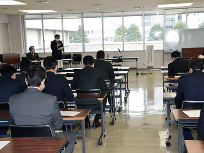 長野県議会観光議員連盟会長として平尾先生を招き、講演を行う。